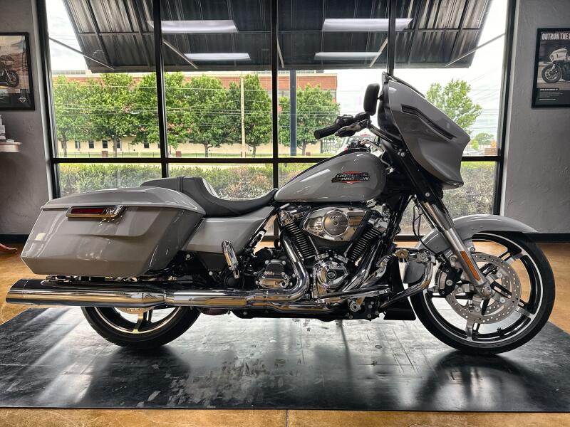 2025 Harley-Davidson® Street Glide® Billiard Gray