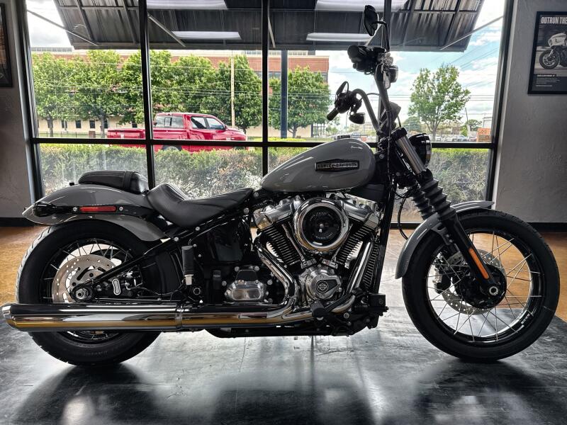 2026 Harley-Davidson® Street Bob® Dark Billiard Gray