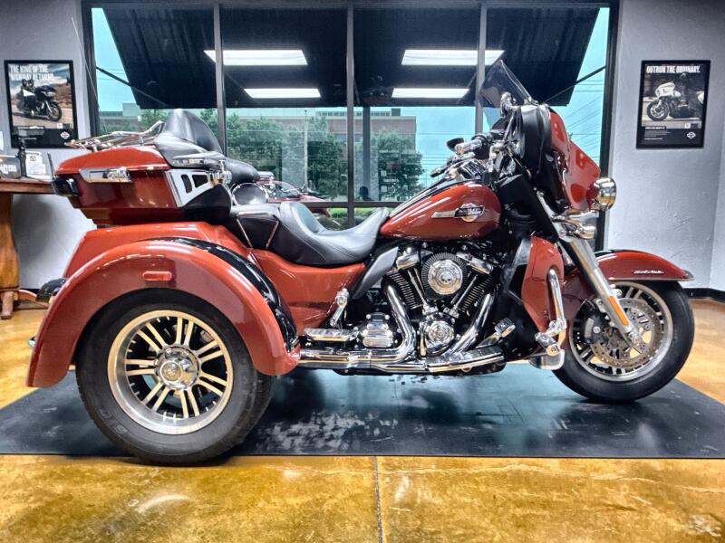 2024 Harley-Davidson® Tri Glide® Ultra Red Rock / Vivid Black
