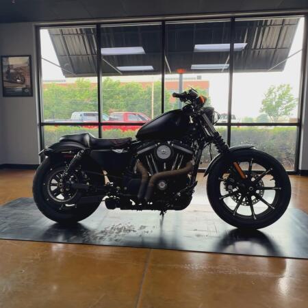2021 Harley-Davidson® Iron 883™ Black Denim thumb 3