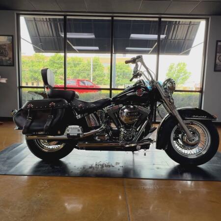 2016 Harley-Davidson® Heritage Softail® Classic Vivid Black thumb 0