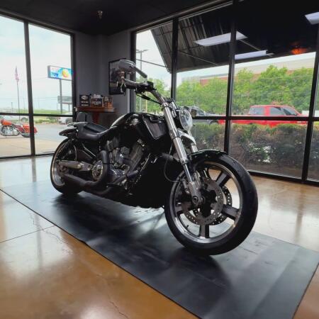 2015 Harley-Davidson® V-Rod Muscle® Black Quartz thumb 2