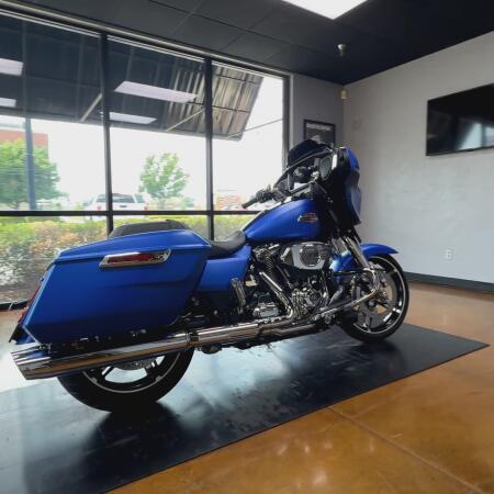 2026 Harley-Davidson® Street Glide® Aurora Blue Denim Chrome Trim thumb 2