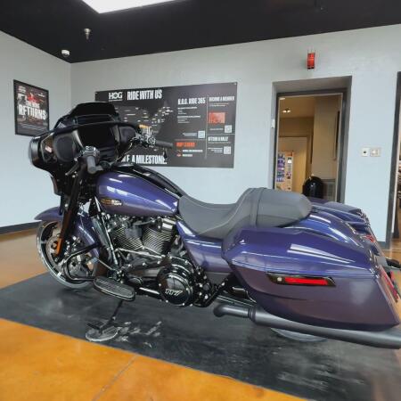 2026 Harley-Davidson® Street Glide® Purple Abyss - Black thumb 3