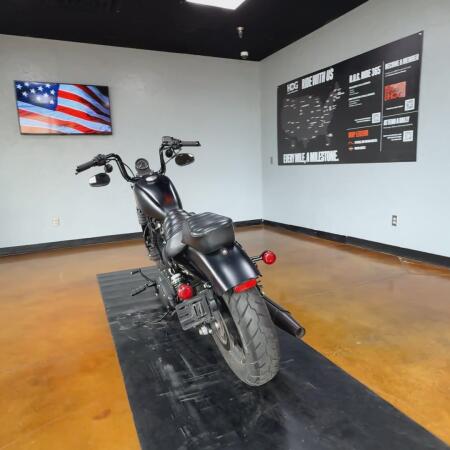 2022 Harley-Davidson® Iron 883™ Black Denim thumb 2