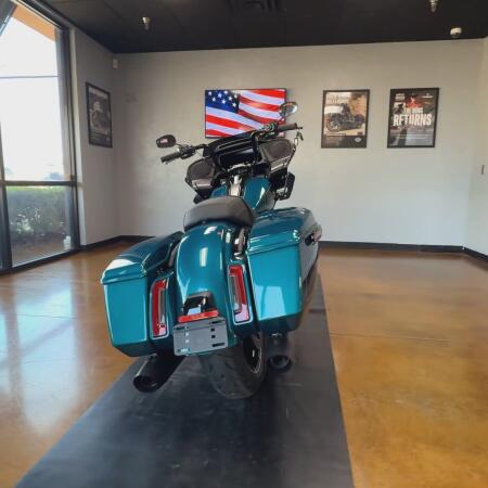 2026 Harley-Davidson® Road Glide® Teal Thunder / Vivid Black Black Trim thumb 3
