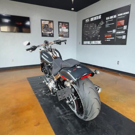 2026 Harley-Davidson® Breakout® Iron Horse Metallic Chrome Trim thumb 0