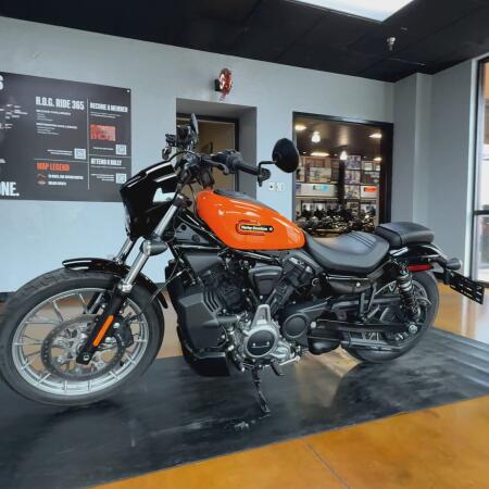 2024 Harley-Davidson® Nightster® Special Baja Orange thumb 2