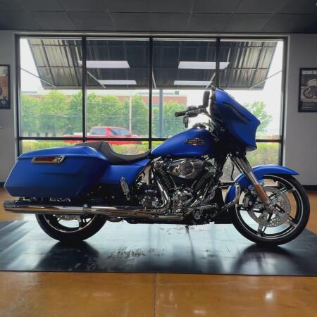 2026 Harley-Davidson® Street Glide® Aurora Blue Denim Chrome Trim thumb 1