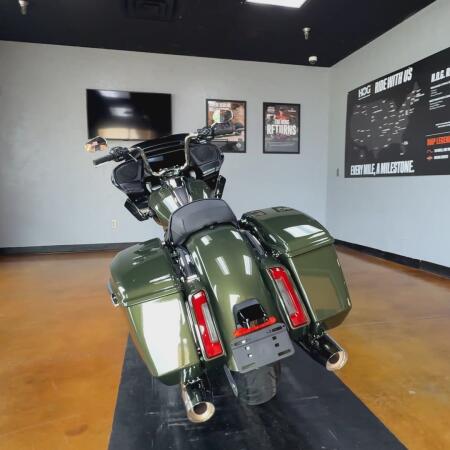 2026 Harley-Davidson® Road Glide® Olive Gold/Black Tempest thumb 0