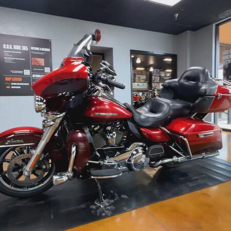2019 Harley-Davidson® Ultra Limited WKDRED/TWTDCHRY W/PINSTRIPE thumb 2
