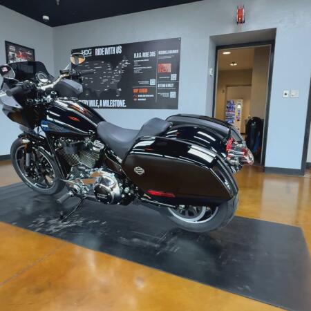 2026 Harley-Davidson® Low Rider® ST Vivid Black Black Trim thumb 1