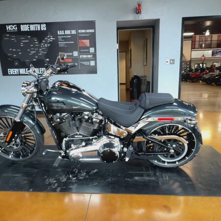 2026 Harley-Davidson® Breakout® Iron Horse Metallic Chrome Trim thumb 1