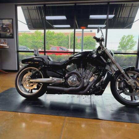 2015 Harley-Davidson® V-Rod Muscle® Black Quartz thumb 3