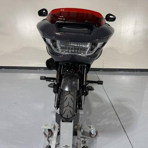 Harley-Davidson® CVO Road Glide ST 2026 thumb 2