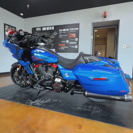 2026 Harley-Davidson® CVO Road Glide ST Electric Coast thumb 1