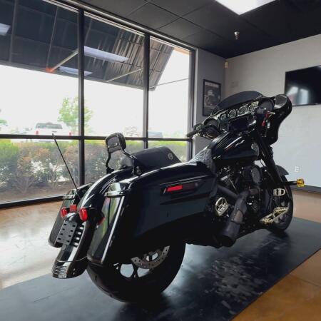 2021 Harley-Davidson® Street Glide® Special Vivid Black - Black Finish thumb 1