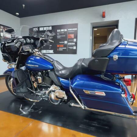 2015 Harley-Davidson® Ultra Limited Low Superior Blue thumb 1