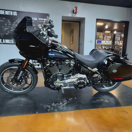 2026 Harley-Davidson® Low Rider® ST Vivid Black Black Trim thumb 2