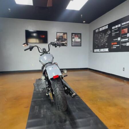 2026 Harley-Davidson® Street Bob® Dark Billiard Gray thumb 2