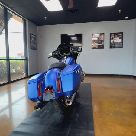2026 Harley-Davidson® Street Glide® Aurora Blue Denim Chrome Trim thumb 3