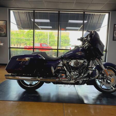2026 Harley-Davidson® Street Glide® Purple Abyss Black Trim thumb 0