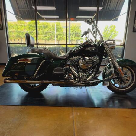 2016 Harley-Davidson® Road King® Two-Tone Deep Jade Pearl/Vivid Black thumb 0