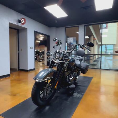 2025 Harley-Davidson® Heritage Classic Iron Horse Metallic Black Trim thumb 3