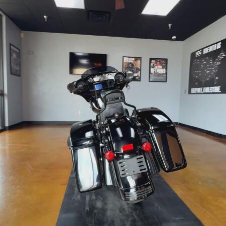 2021 Harley-Davidson® Street Glide® Special Vivid Black - Black Finish thumb 2