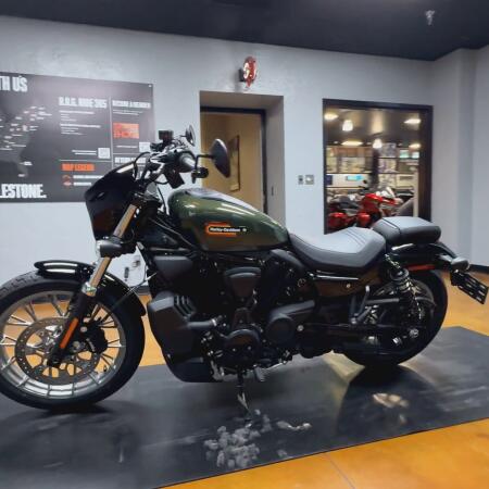 2026 Harley-Davidson® Nightster® Special Olive Steel Metallic Black Trim thumb 2