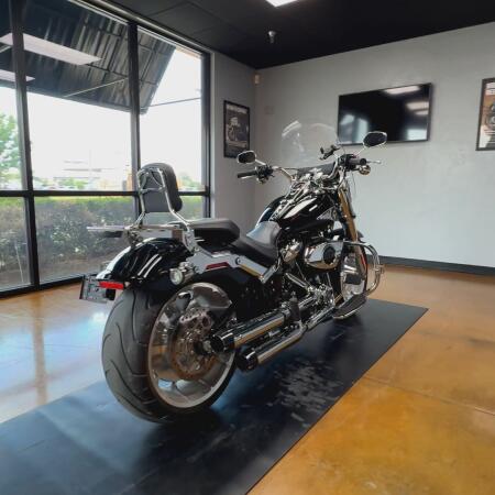 2025 Harley-Davidson® Fat Boy® Vivid Black thumb 1
