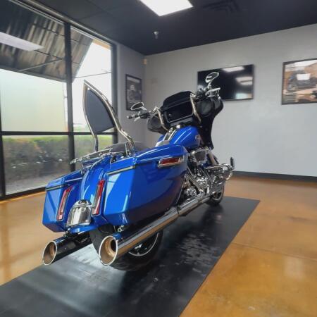 2025 Harley-Davidson® Street Glide® Blue Burst thumb 1
