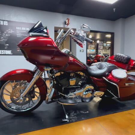 2016 Harley-Davidson® Road Glide® Special Velocity Red Sunglo thumb 3