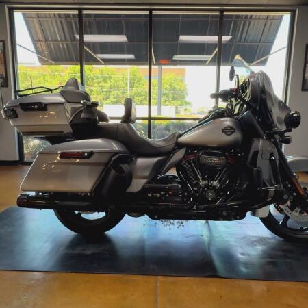 2019 Harley-Davidson® CVO™ Limited Magnetic Gray Fade thumb 0