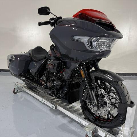 Harley-Davidson® CVO Road Glide ST 2026 thumb 3