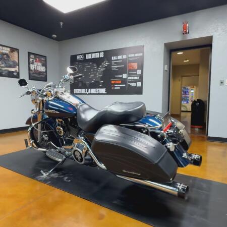 2004 Harley-Davidson® Road King® Custom LUXURY BLUE thumb 1
