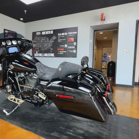 2021 Harley-Davidson® Street Glide® Special Vivid Black - Black Finish thumb 3