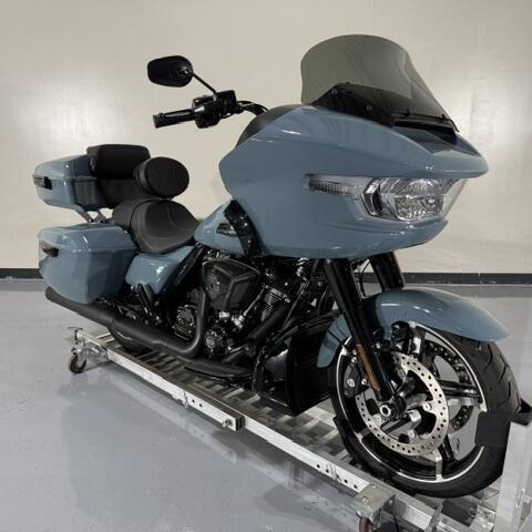 Harley-Davidson® Road Glide® 2024 thumb 3
