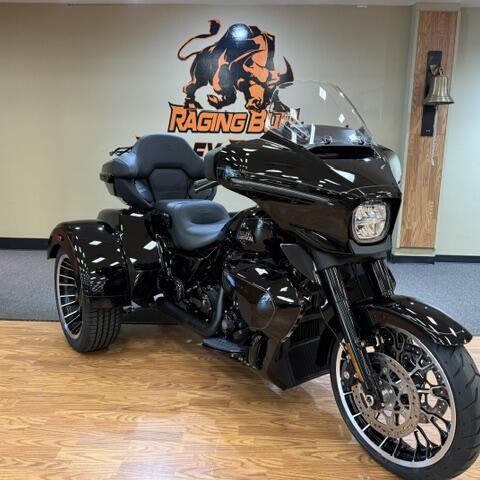 Harley-Davidson® Street Glide 3 Limited 2026 thumb 3