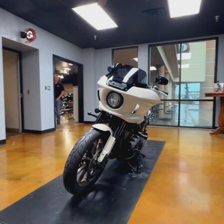 2023 Harley-Davidson® Low Rider® ST White Sand Pearl thumb 3