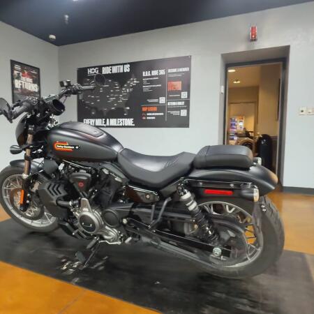 2024 Harley-Davidson® Nightster® Special Black Denim thumb 3