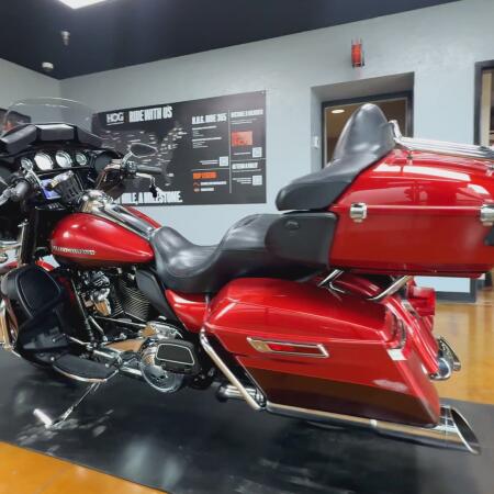 2019 Harley-Davidson® Ultra Limited WKDRED/TWTDCHRY W/PINSTRIPE thumb 1