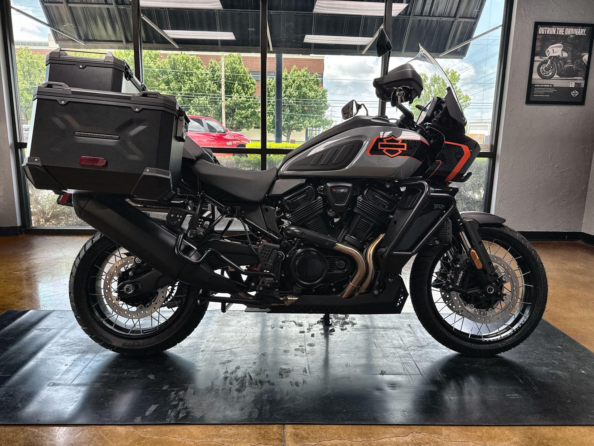2026 Harley-Davidson® Pan America 1250 Limited Dark Billiard Gray