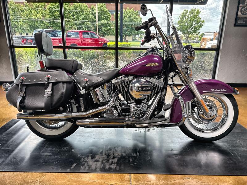 2016 Harley-Davidson® Heritage Softail® Classic PRPLFR/BLKBY SM W/PINSTRIPE