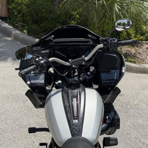Harley-Davidson® CVO™ Road Glide™ ST 2025 thumb 1
