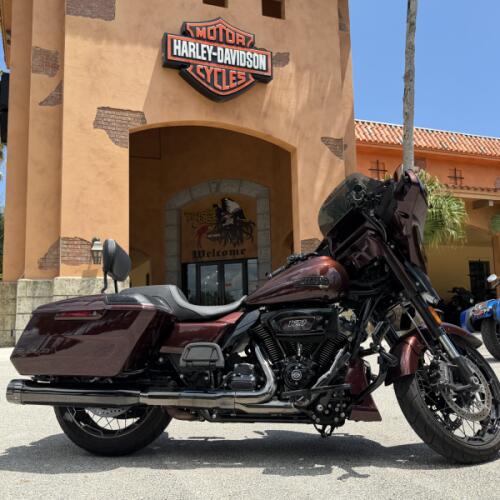 Harley-Davidson® CVO™ Street Glide® 2024 thumb 3