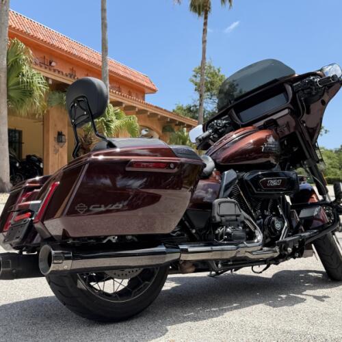 Harley-Davidson® CVO™ Street Glide® 2024 thumb 2