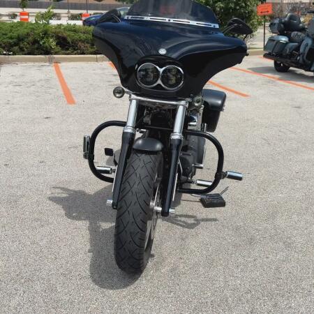 2011 Harley-Davidson® Fat Bob® Black Denim thumb 2