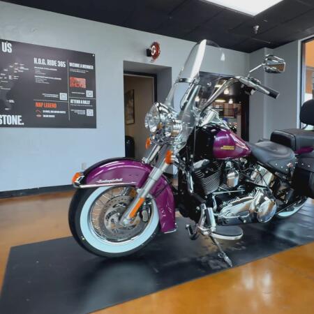 2016 Harley-Davidson® Heritage Softail® Classic PRPLFR/BLKBY SM W/PINSTRIPE thumb 3