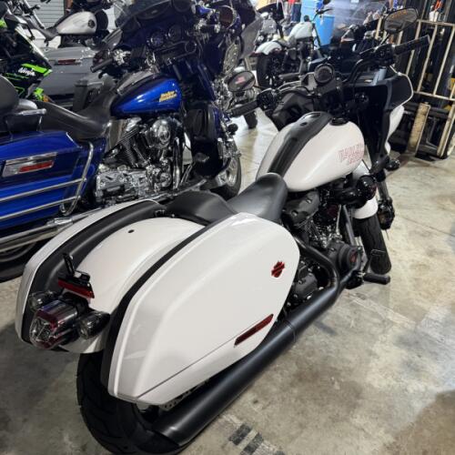 Harley-Davidson® Low Rider® ST 2026 thumb 3